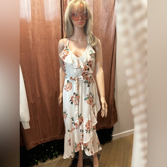 Disney Summer dress, off white+floral, back zip, tie waist, ruffled, lined. - Picture 7 of 12